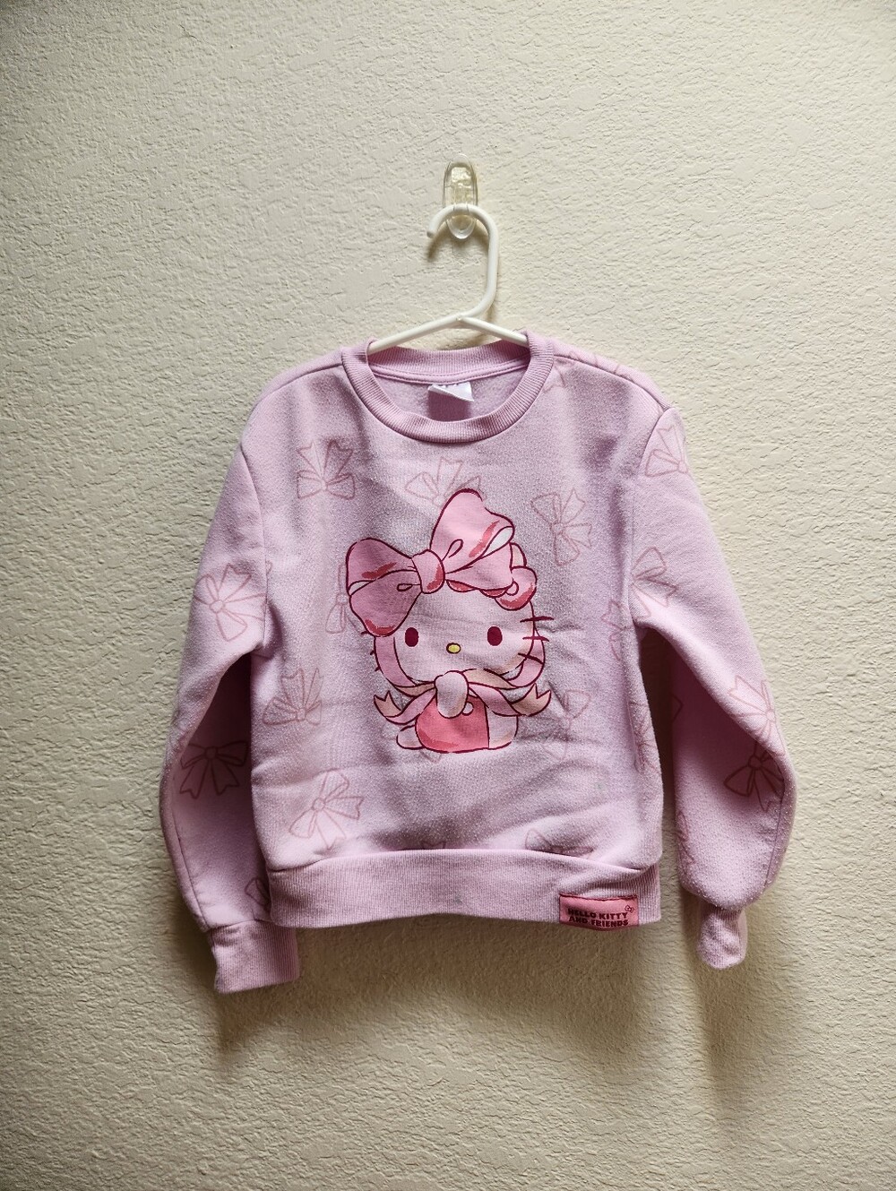 Hello Kitty & Friends Pink Crewneck Sweater Size Small